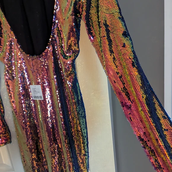 Chrome Sequin Backless Long Sleeve Dress - Picture 6 of 6